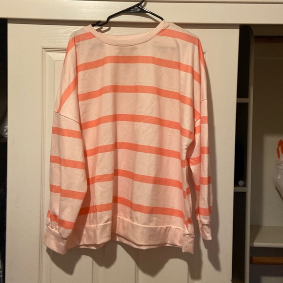 Sweatshirt - Picture 1 of 2